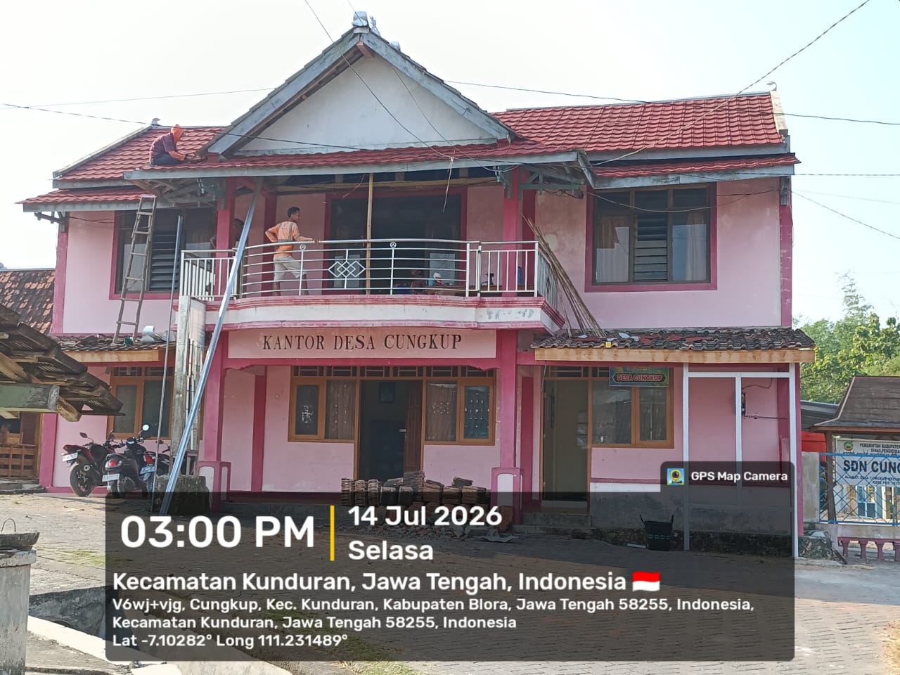 Pembangunan Rehap Atap Kantor Desa